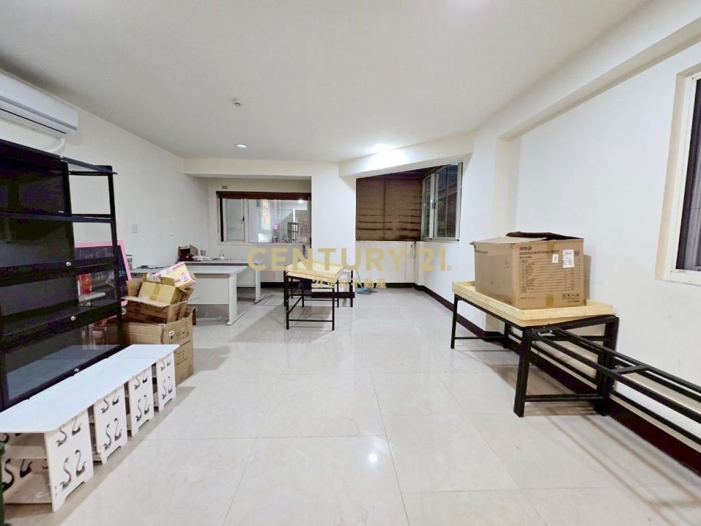 雙橡園三角窗透店