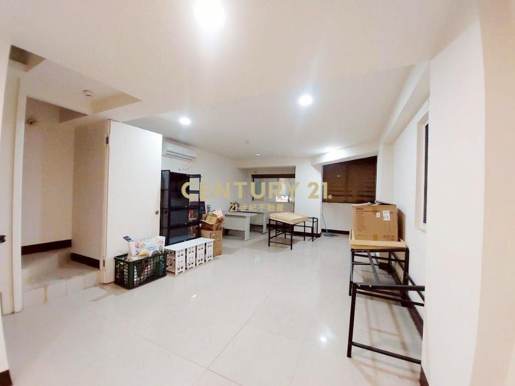 雙橡園三角窗透店