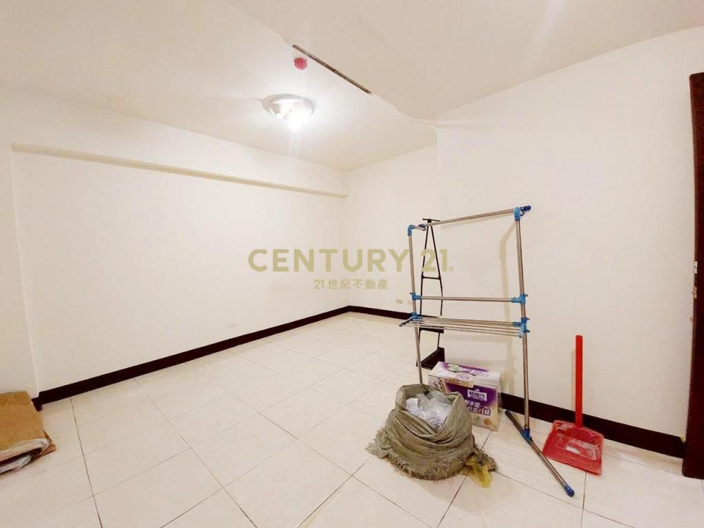 雙橡園三角窗透店