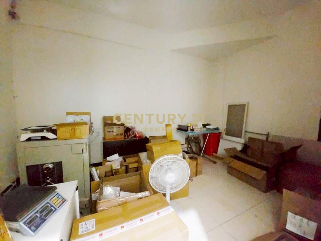 雙橡園三角窗透店