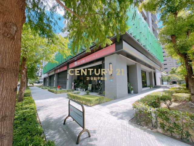 兆之丘三角窗店面