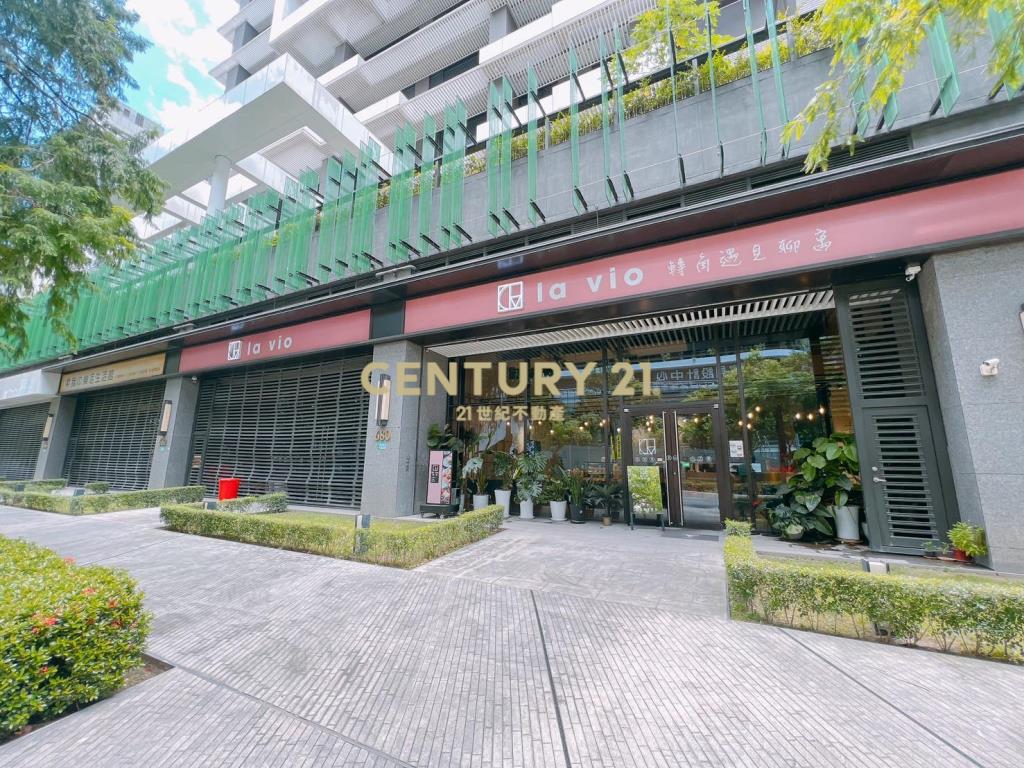 兆之丘三角窗店面