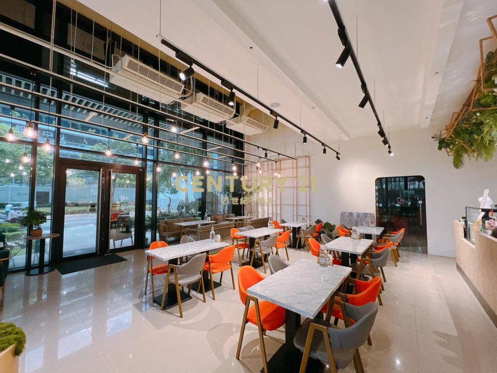 兆之丘三角窗店面