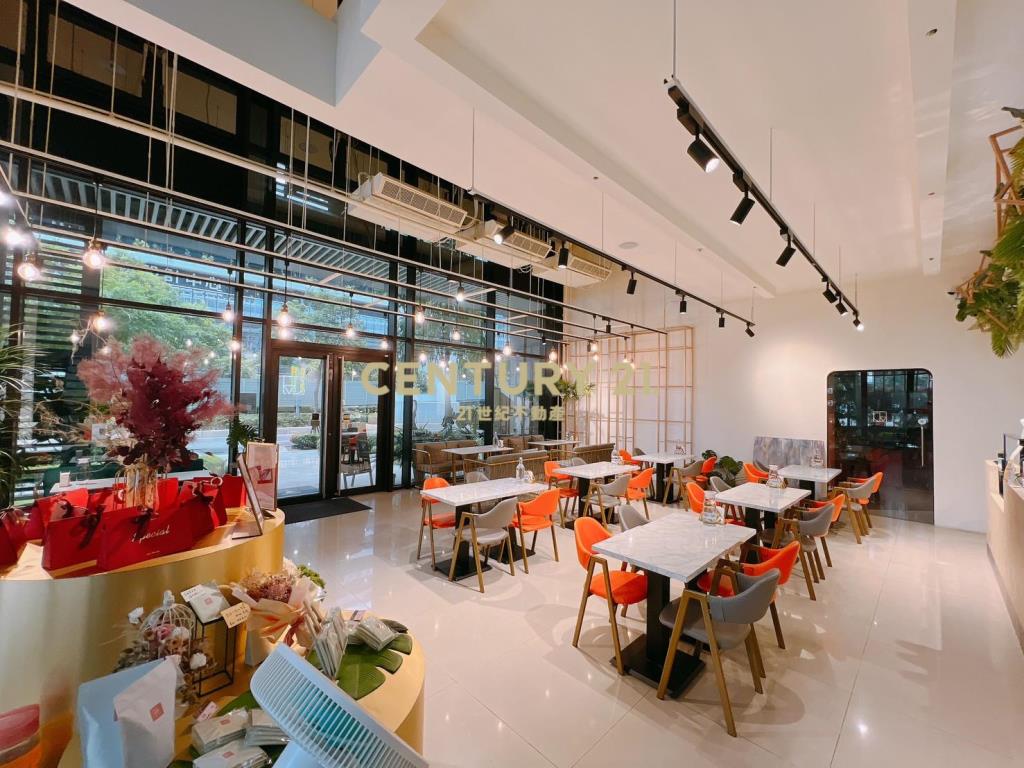 兆之丘三角窗店面