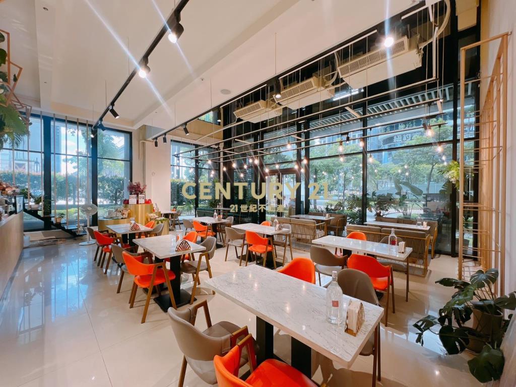 兆之丘三角窗店面