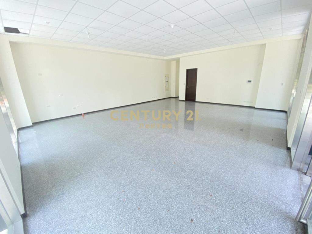 天際三角窗金店面