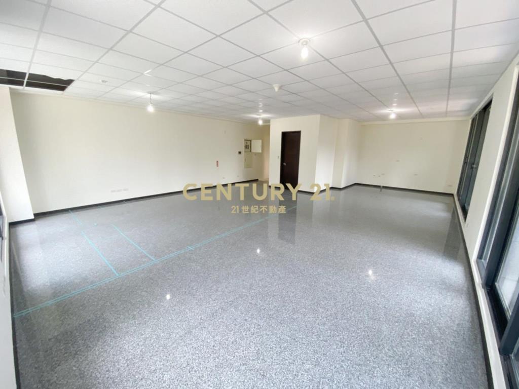 天際三角窗金店面