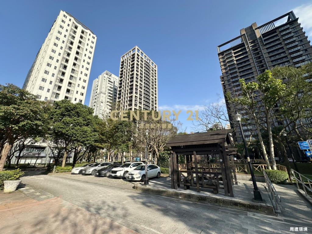 天際三角窗金店面