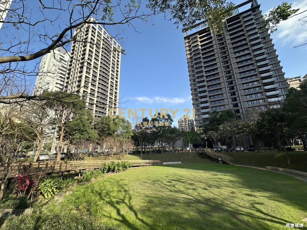 天際三角窗金店面