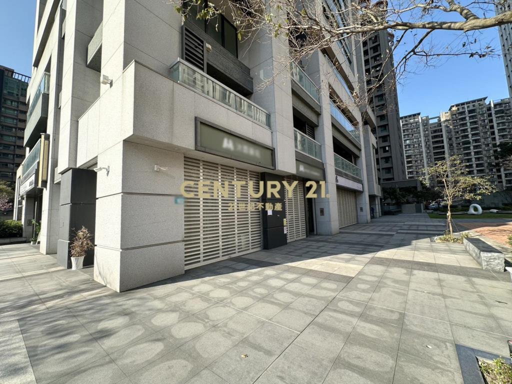 天際三角窗金店面