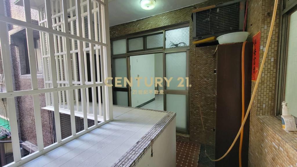 (4209)安邦公園邊間三樓