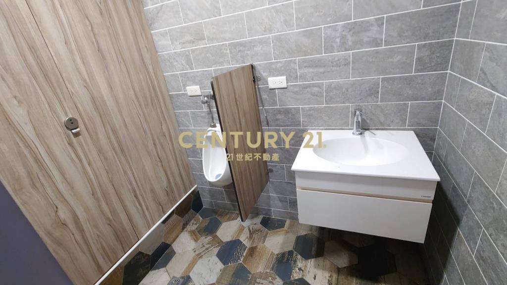 (4355)中正路面寬1+2樓收租金店面