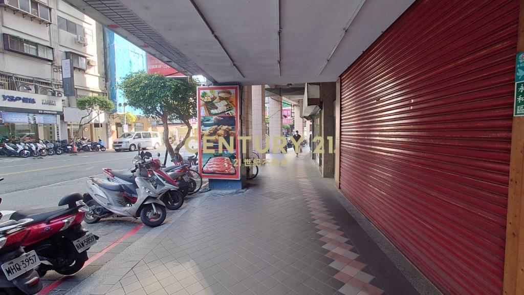 (4347)頂溪中正面寬收租燙金店面