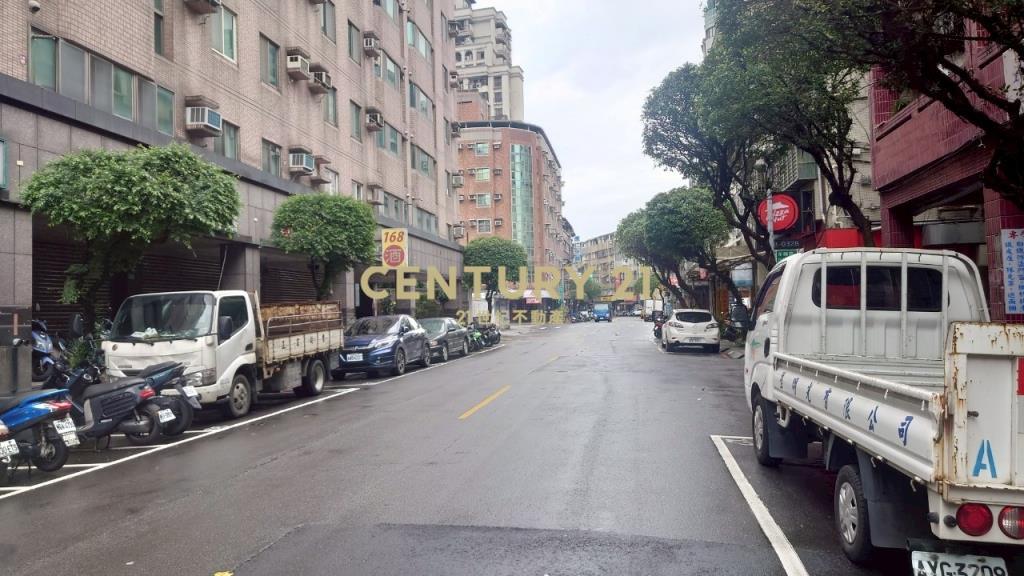 (4428)頂溪大面寬邊間賺錢金店面