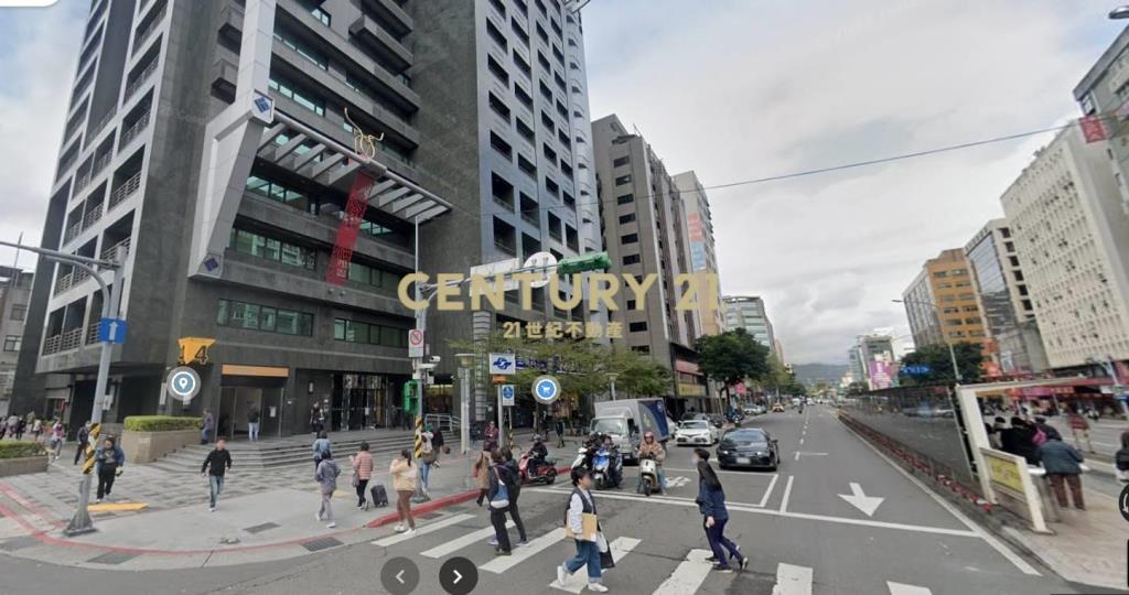 (4440)行天宮捷運站熱鬧金店面