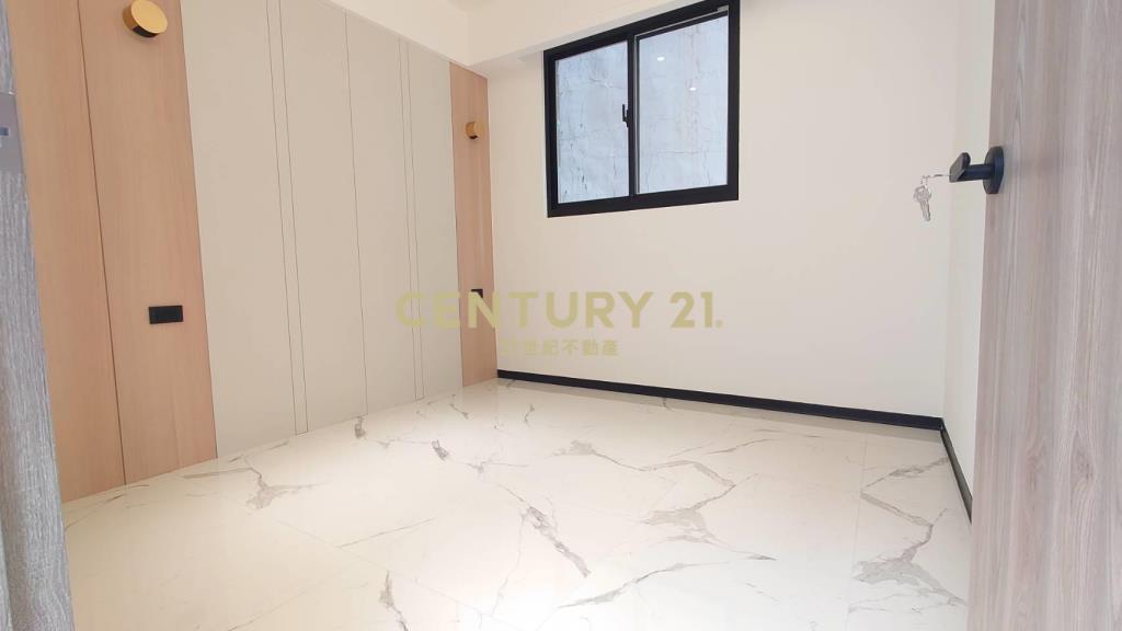 (4479)秀朗民族街全新裝潢三樓