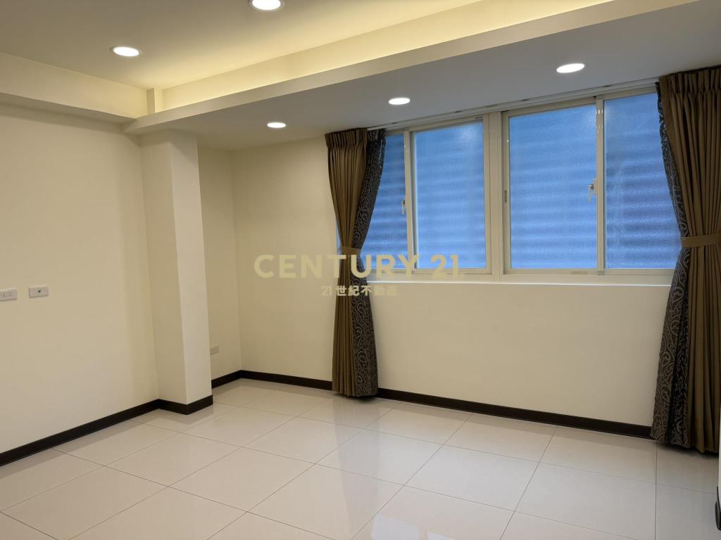 (4600)環球百貨國光3房2樓