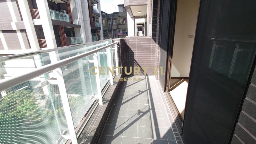 (4608)漢寶一號院三房平面車位