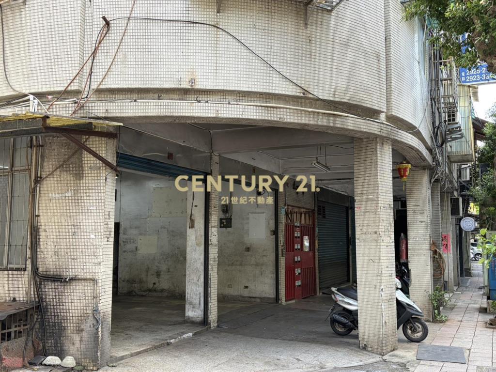 (4615)仁愛路三角窗店面