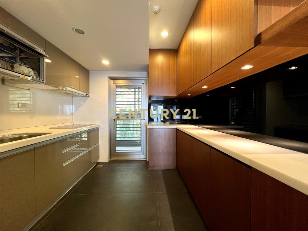 (4631)潤泰曉山青~時尚藝術挑高美屋