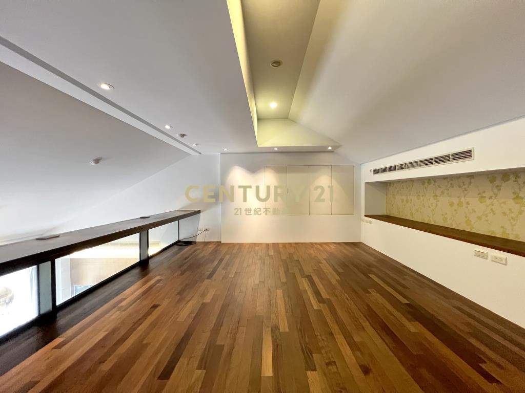 (4631)潤泰曉山青~時尚藝術挑高美屋