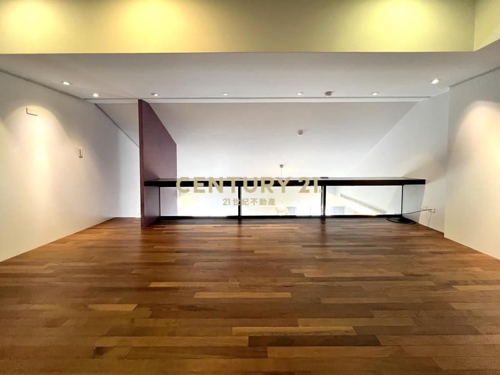 (4631)潤泰曉山青~時尚藝術挑高美屋