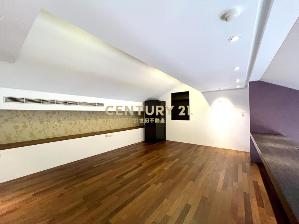 (4631)潤泰曉山青~時尚藝術挑高美屋