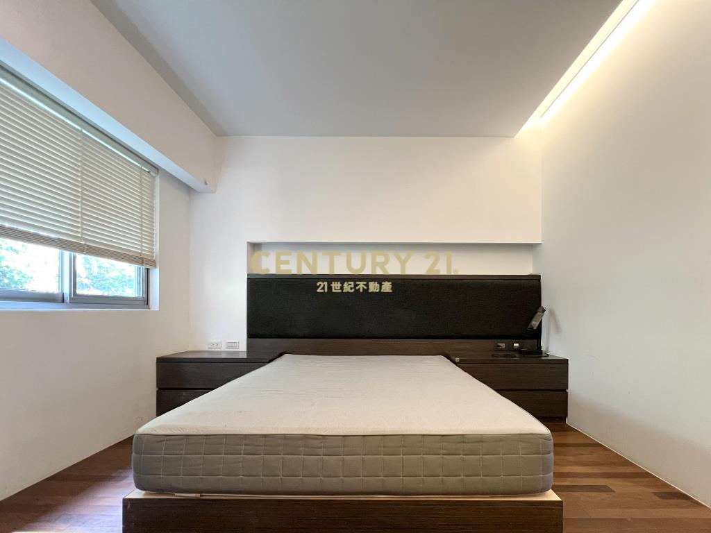 (4631)潤泰曉山青~時尚藝術挑高美屋