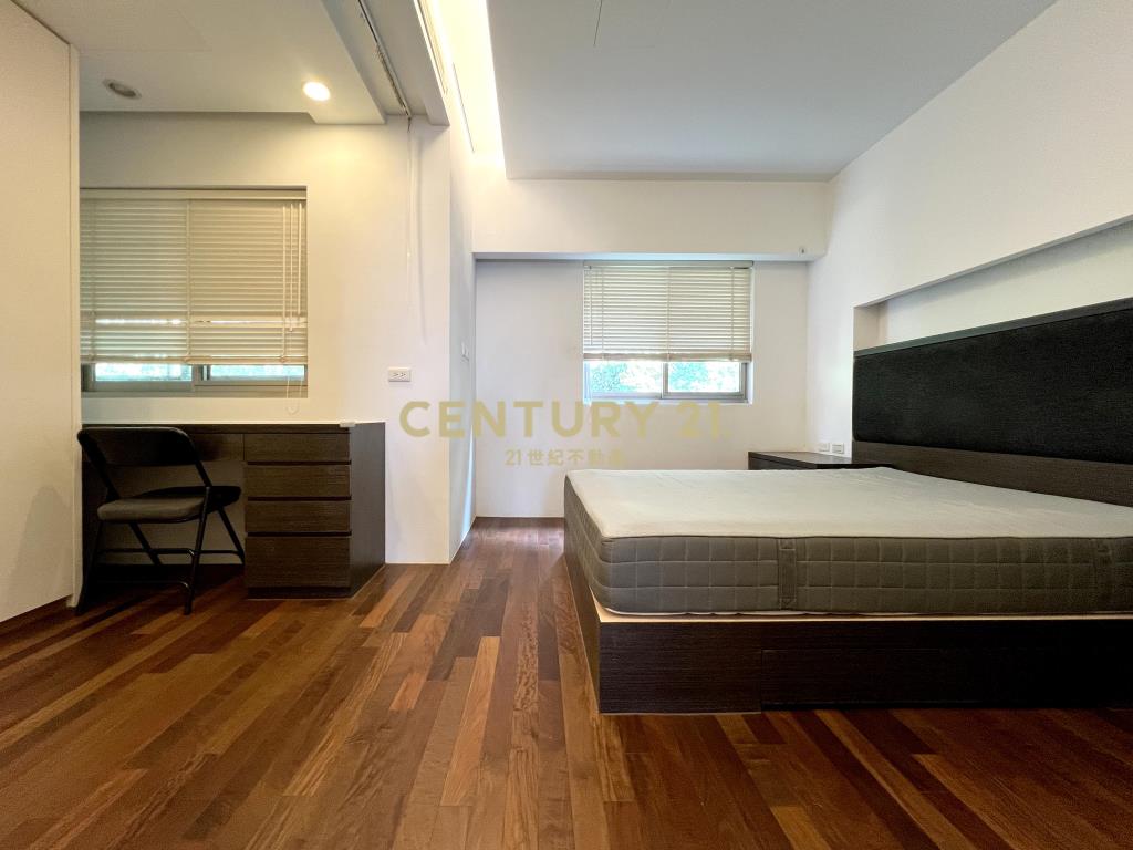 (4631)潤泰曉山青~時尚藝術挑高美屋