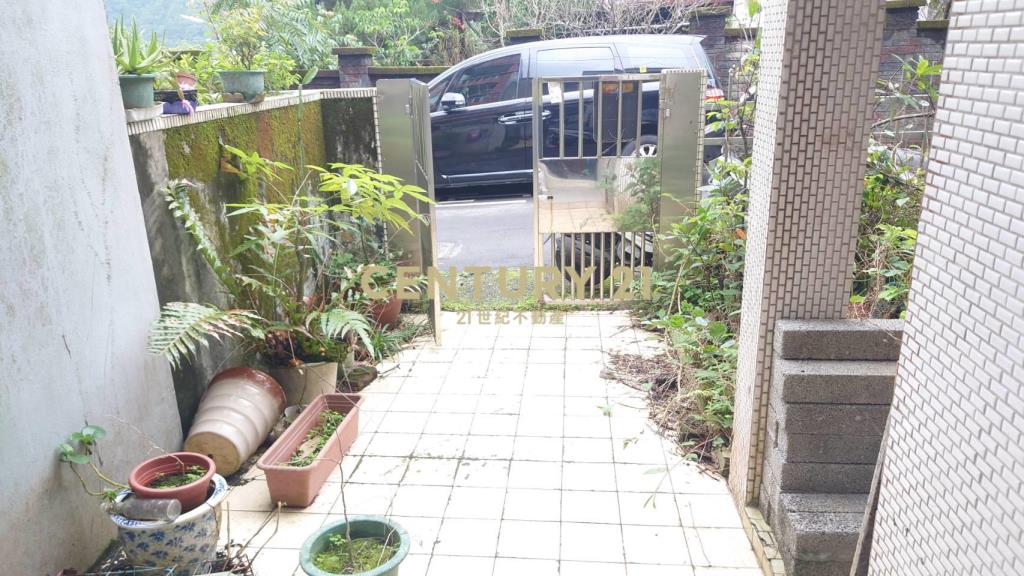 (4636)雙城捷運站透天庭院