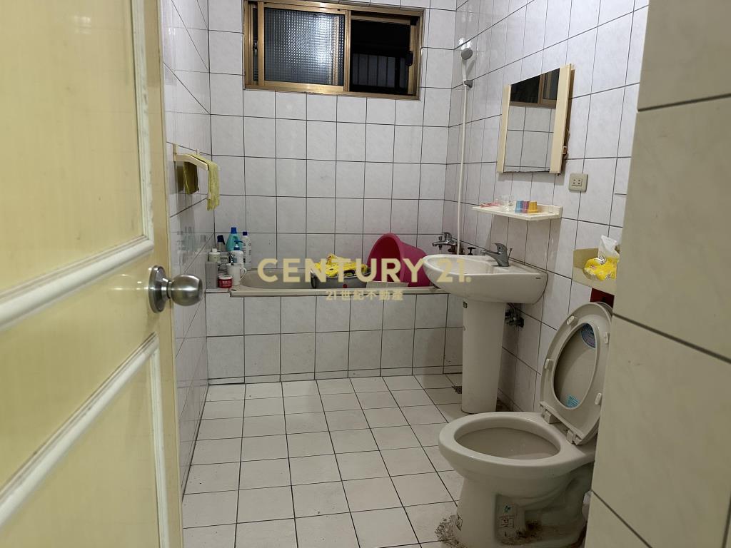 (4645)成功路住辦一樓