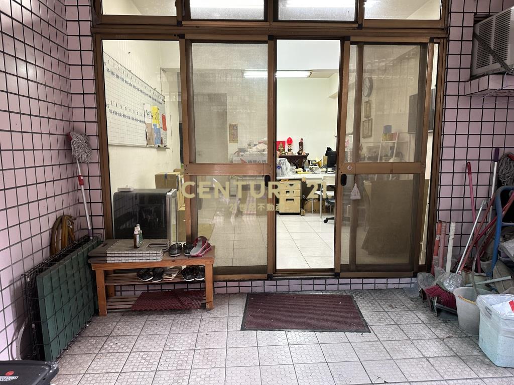 (4645)成功路住辦一樓