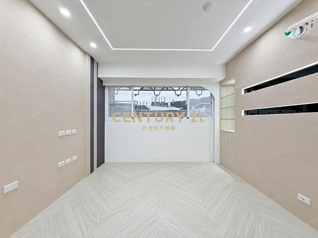 (4653)南勢角捷運站電梯2房