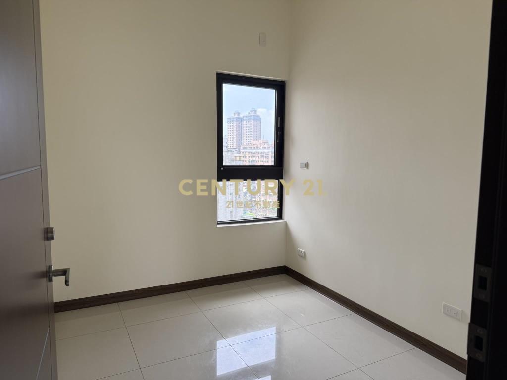 (4658)頂溪仁愛路全新3房房車位