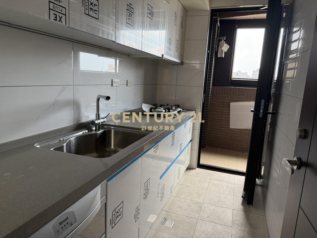 (4658)頂溪仁愛路全新3房房車位