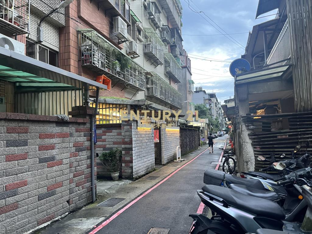 (4696)永安捷運3分鐘金店面
