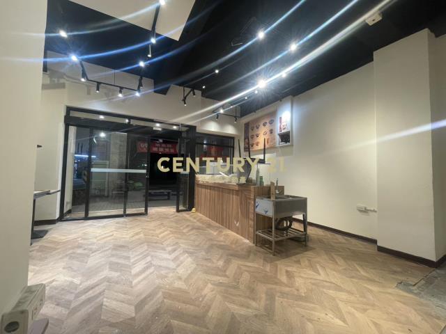 (4716)成功路三角窗店面