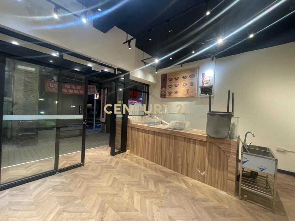 (4716)成功路三角窗店面