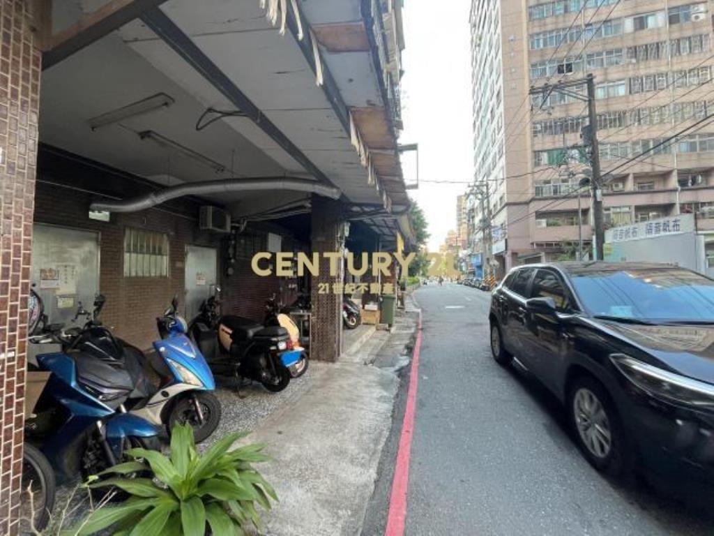 (4735)中和站黃金雙店面