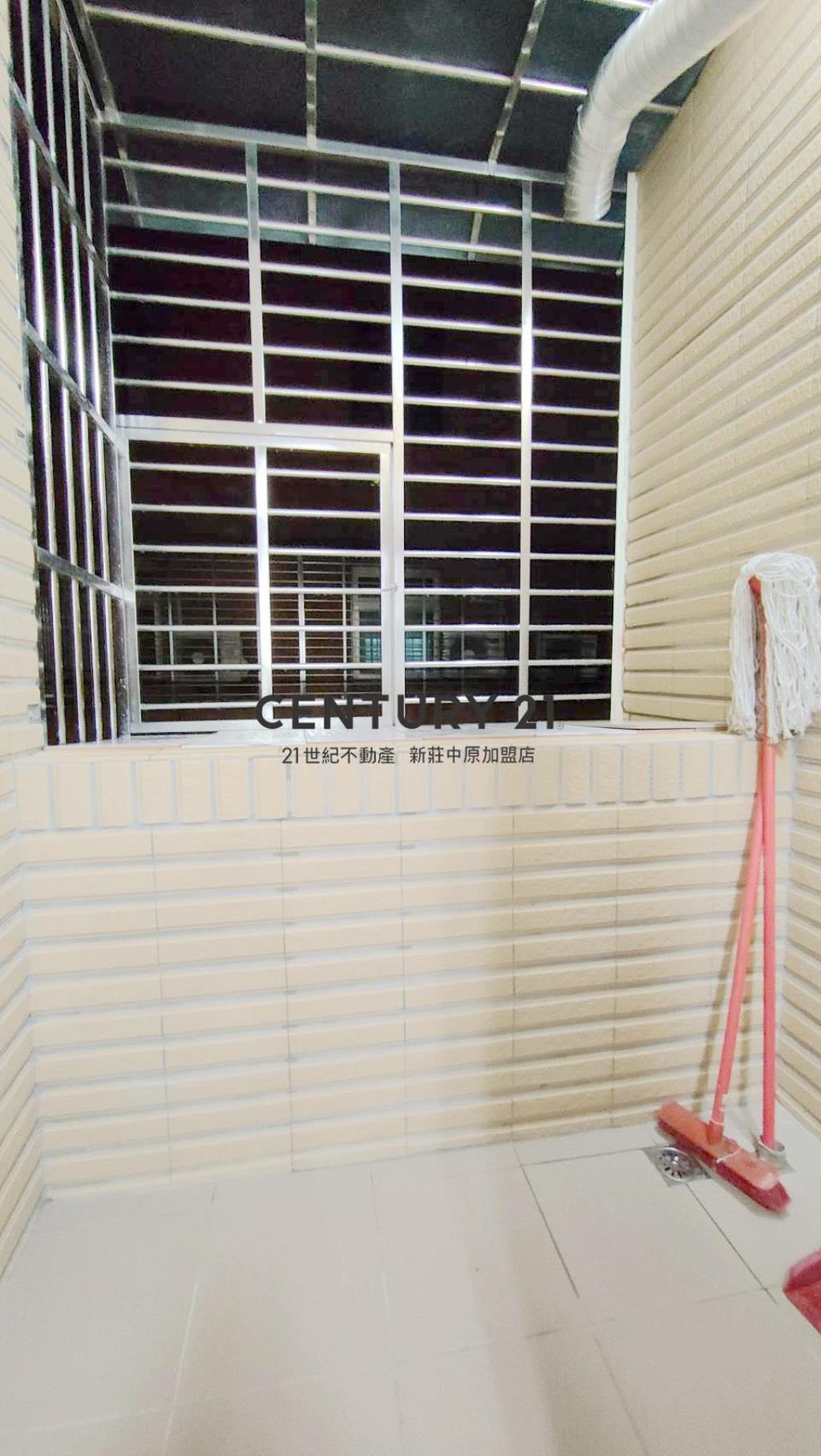 蘆洲公寓三樓三房-D109