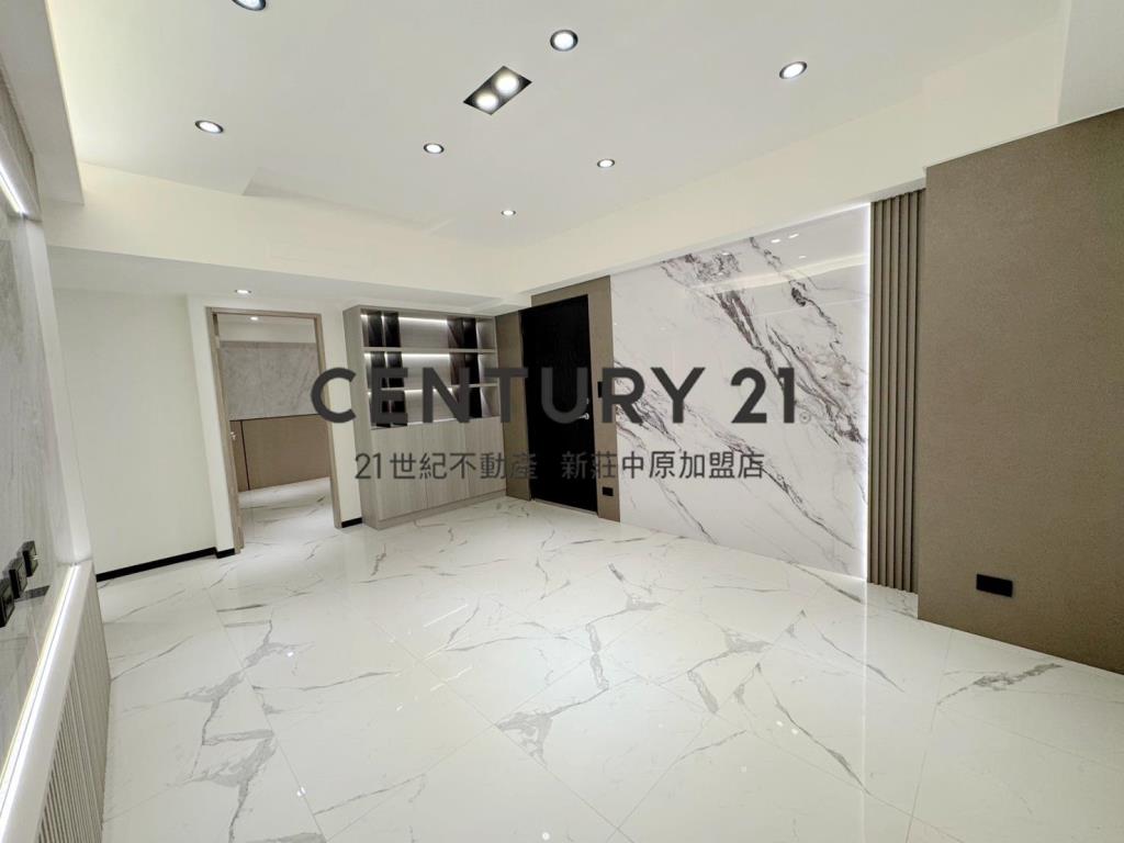 摩登新貴時尚三房車-D138