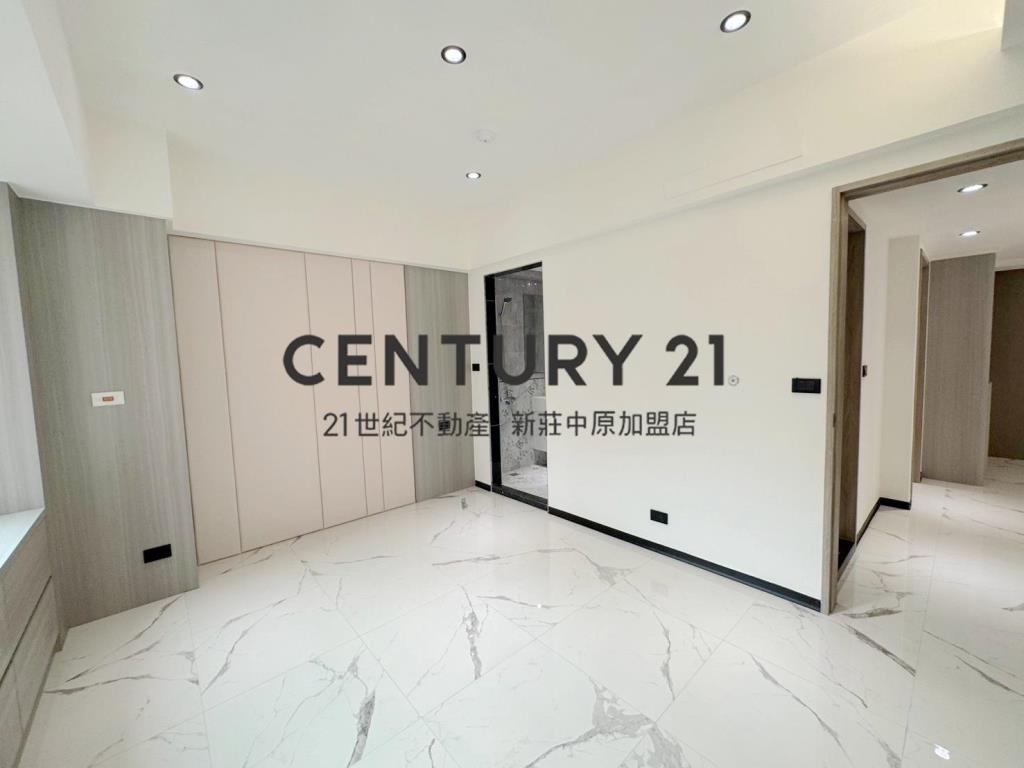 摩登新貴時尚三房車-D138