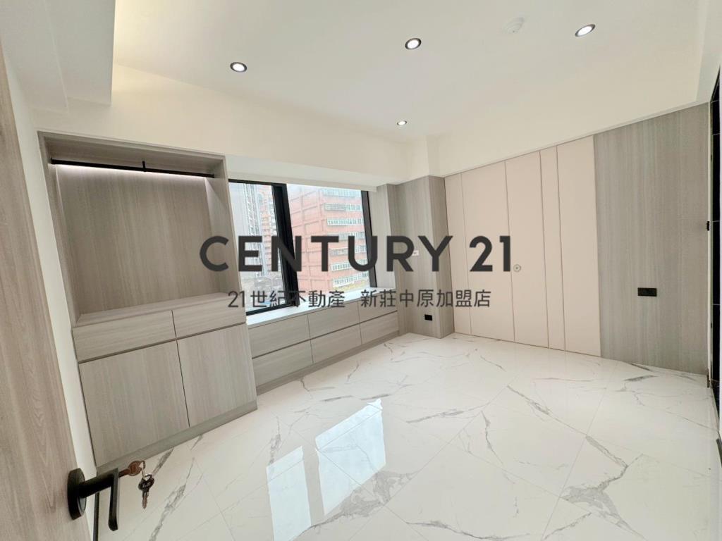 摩登新貴時尚三房車-D138