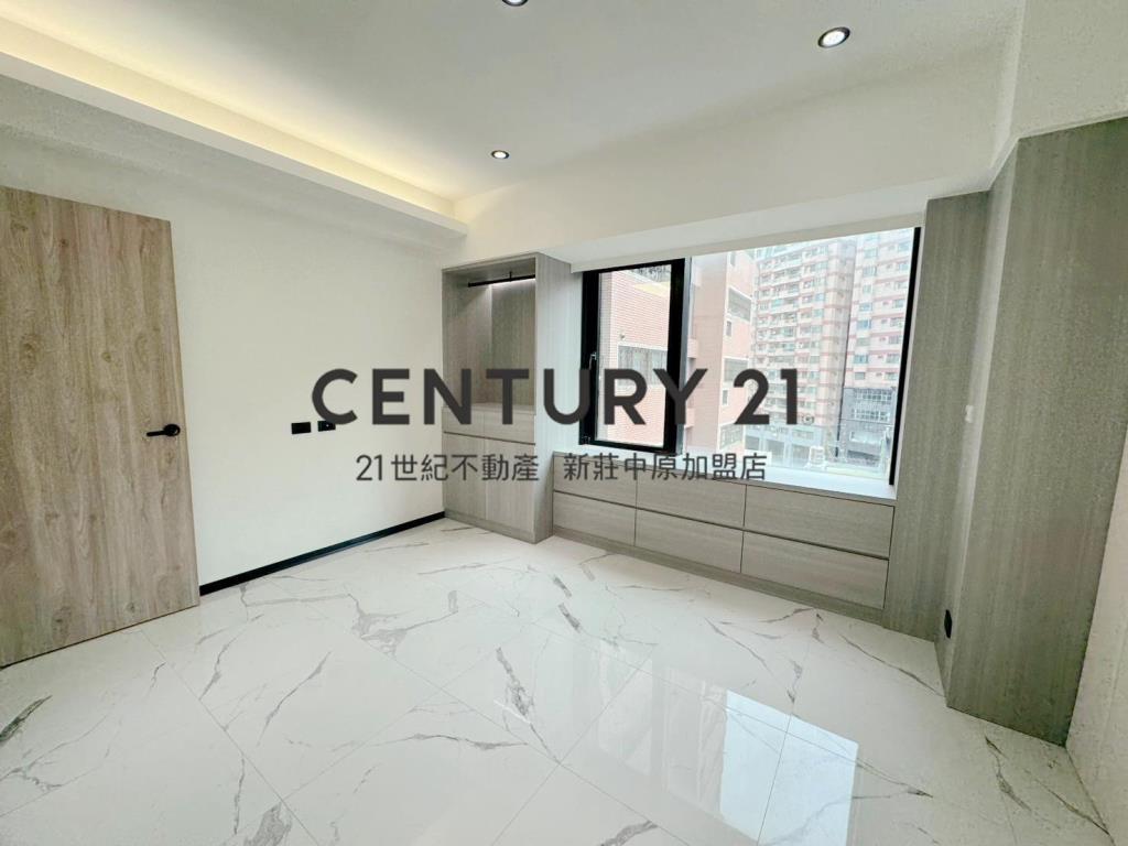 摩登新貴時尚三房車-D138