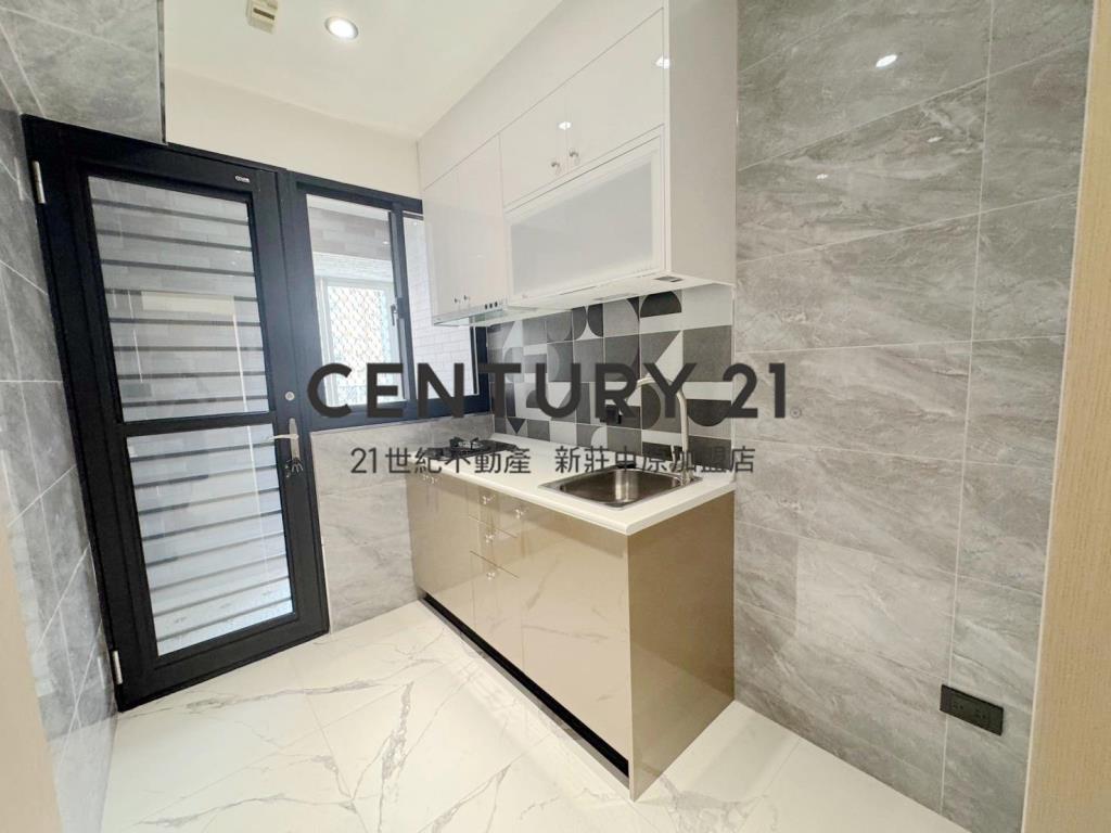 摩登新貴時尚三房車-D138