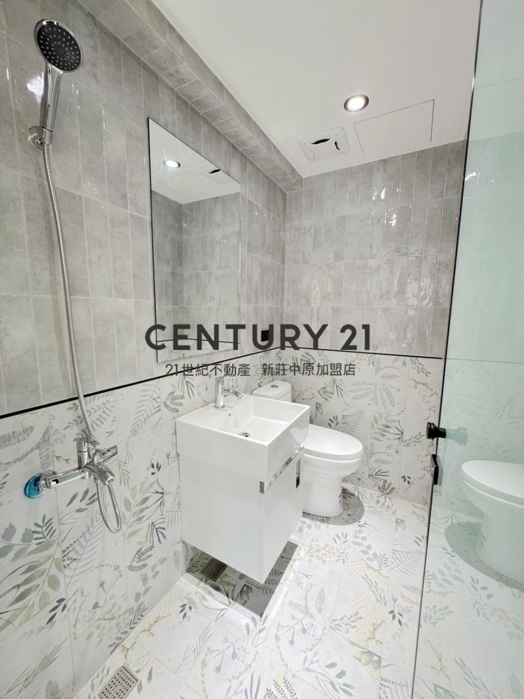 摩登新貴時尚三房車-D138