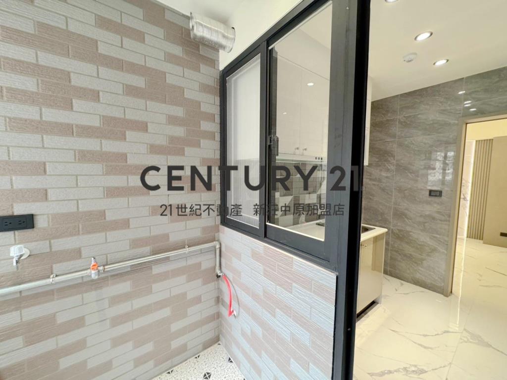 摩登新貴時尚三房車-D138