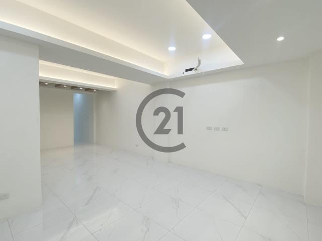 新莊捷運站美妝二樓-A36