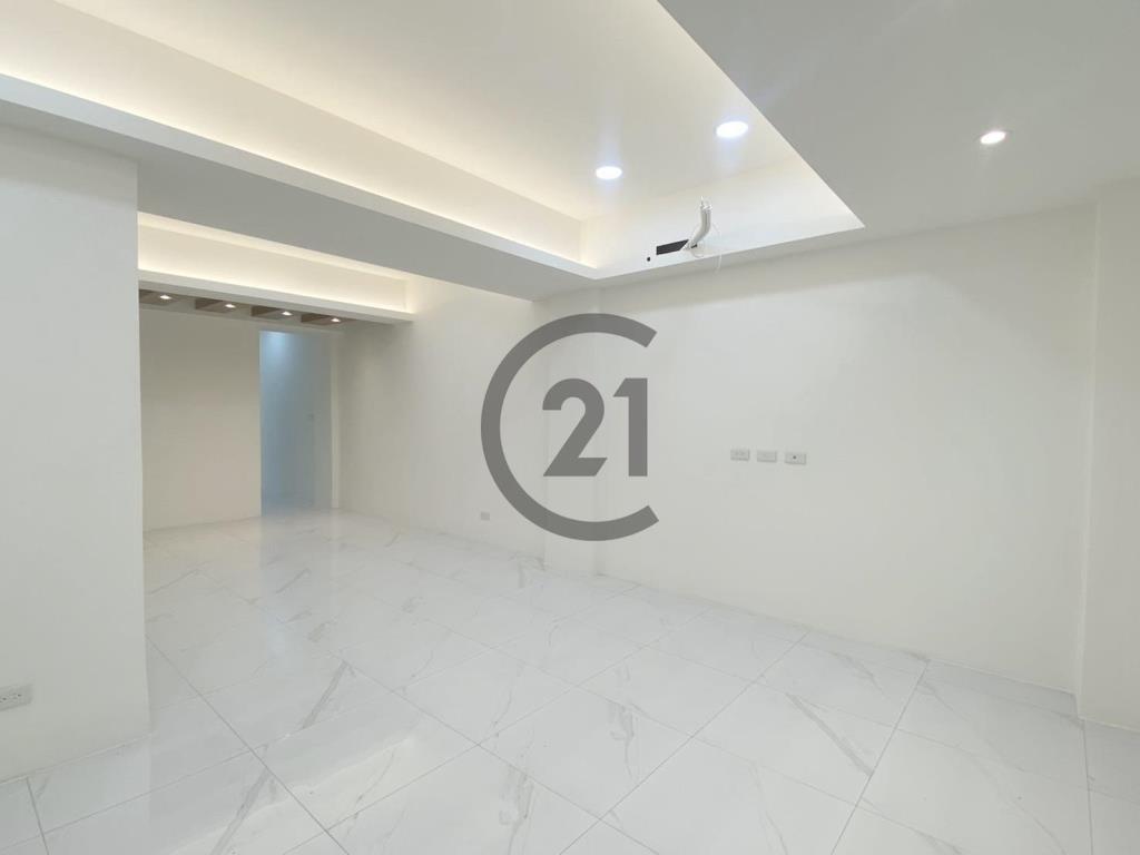 新莊捷運站美妝二樓-A36