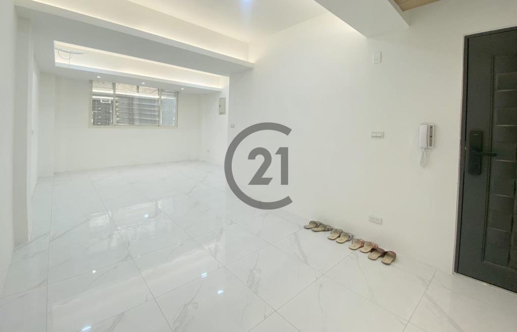 新莊捷運站美妝二樓-A36